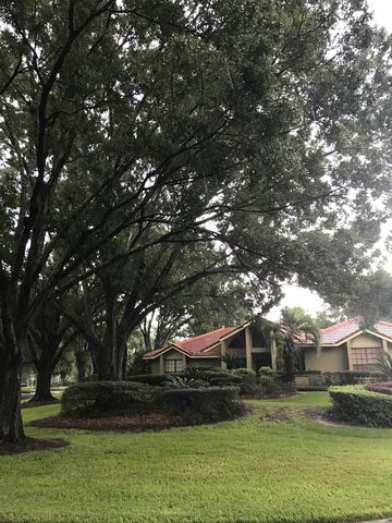 8510 Bay Dr, Orlando, FL 32819-4945
