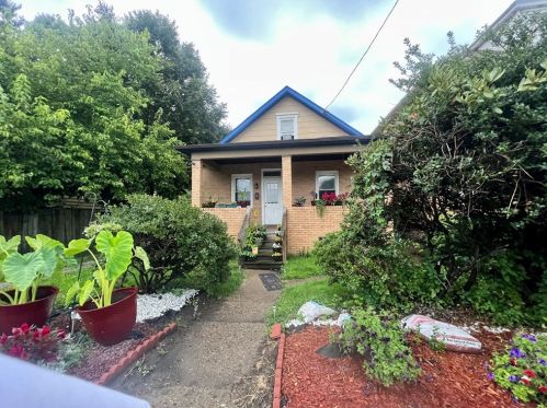 1108 Beaver Rd, Ambridge, PA 15003-1950