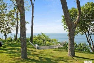 32 Waterview Ct, Northampton, NY 11901-6312