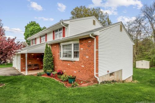 261 Newton St, Kensington, CT 06037-1228