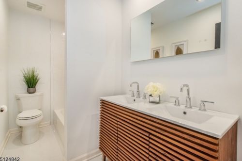 573 Ridgewood Ave, Glen Ridge NJ  07028-1932 exterior