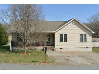 10 Comer Dr, Oak Park, NC 28704-9162