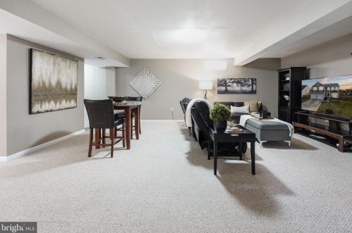 8778 Grantham Ct, Bristow VA  20136-2030 exterior