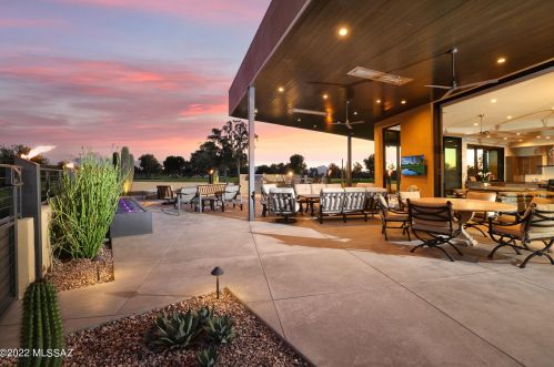 8320 Lee Trevino Dr, Tucson, AZ 85742-8828