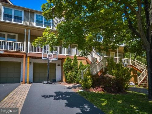 41 Mulberry Dr, Southampton, PA 18966-2854
