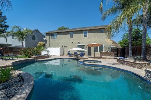 5400 Pountsmonth Dr, Salida, CA 95368-8135
