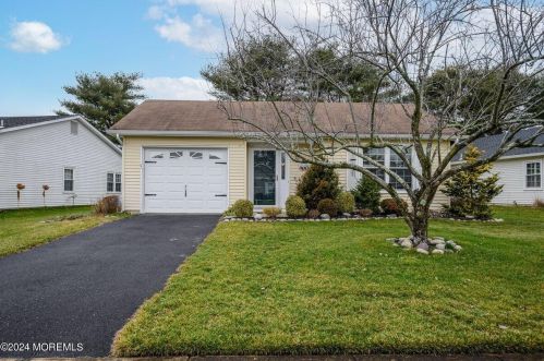 173 Everest Dr, Bricktown, NJ 08724-2054