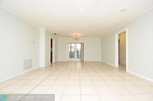 2131 52nd Ave, Hollywood FL  33021-3308 exterior