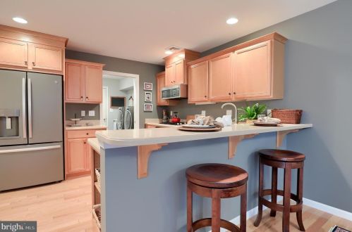 34 Red Leaf Ln, Lancaster PA 17602-7000 exterior