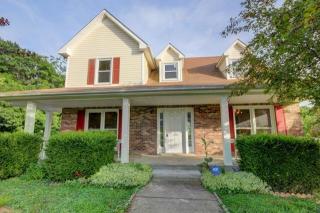 3110 Larson Ln, Clarksville, TN 37043-2434