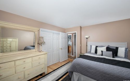 13 Maryland Blvd, Hampton Bays NY  11946-2652 exterior