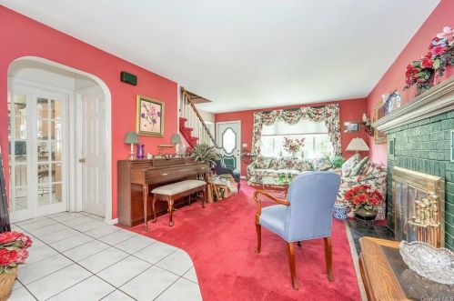 47 Malcolm St, Crotonville NY  10562-3241 exterior