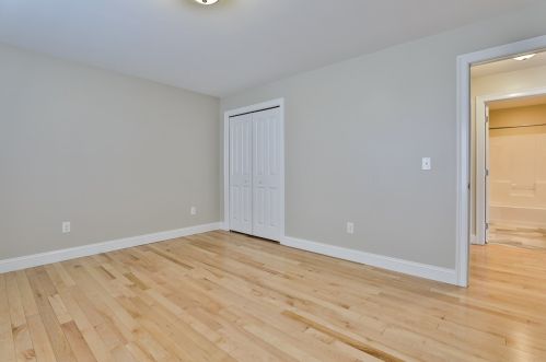 18 Pillsbury Rd, Londonderry NH  03053-2925 exterior