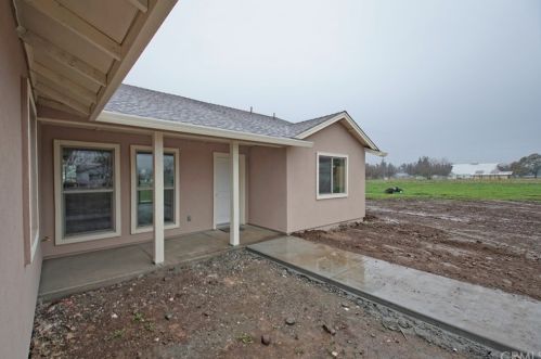 8419 Buena Vista Ave, Los Molinos, CA 96055-9556