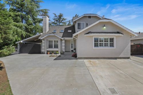 577 Jonquil Dr, Lathrop, CA 95330-9646