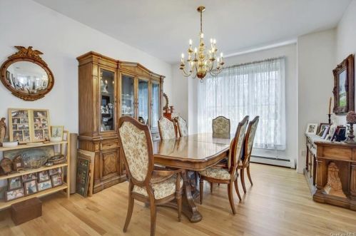 7 Menayas Ct, Washingtonville NY  10992-2032 exterior