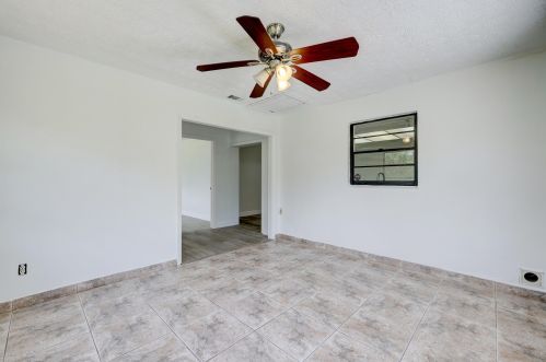 510 Billiar Ave, Fort Pierce FL  34983-8729 exterior