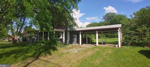8378 Mountain Rd, Academia, PA 17082-7735