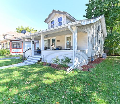 313 Buchner Ct, Waukesha, WI 53186-5562