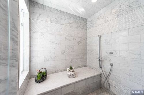 243 Glen Pl, Franklin Lakes NJ  07417-2707 exterior