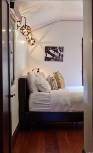 2900 Nichols St, San Diego CA 92106-3426 exterior