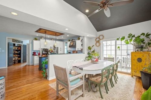 5802 Longview Cir, Bridgeville PA  15017-1277 exterior