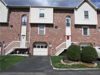 408 Carters Grove Dr, Gibsonia, PA 15044-9533