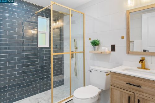 4216 Knoll Ave, Oakland CA  94619-3025 exterior