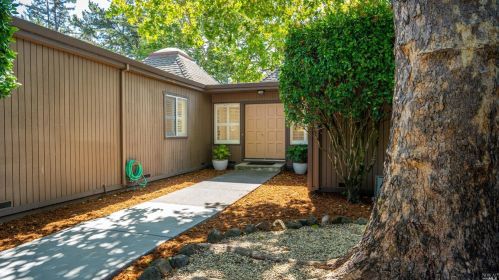 10 Knolls Ln, Santa Rosa, CA 95405-8316