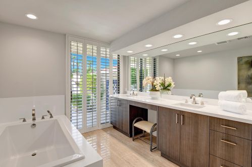 6 Eaton Ct, Rancho Mirage CA  92270-2561 exterior