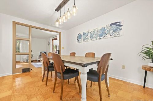 38 Hemlock Trl, Bridgeport CT  06611-3343 exterior