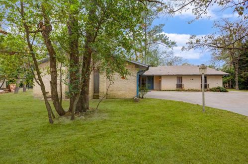 46 Ivy Ct, Conroe, TX 77304-1205