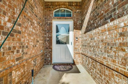 7401 Gairlock Dr, Fort Worth, TX 76179-4819