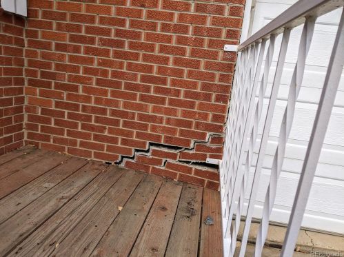 381 Scranton St, Denver CO 80011-8422 exterior