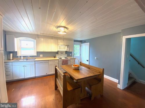 412 Washington Ave, Downingtown PA  19335-2708 exterior