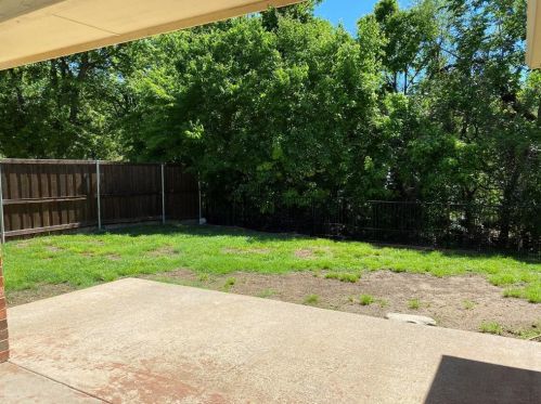 204 Douglas Dr, St Paul TX  75098-3763 exterior