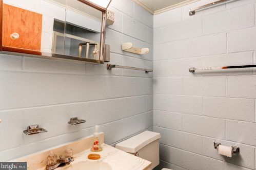 3 Annette Dr, West Enola PA  17025-1802 exterior