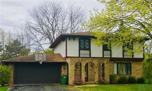 1723 Christopher Ln, Maumee, OH 43537-2213