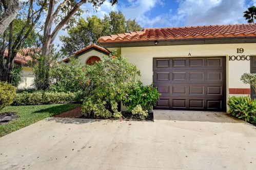 10050 Andrea Ln, Boynton Beach, FL 33437-3489