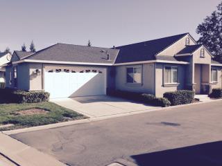 610 Village Dr, Galt, CA 95632-8157
