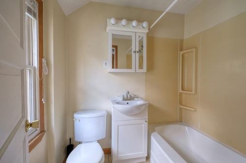 604 Aylesworth Ave, Bridgeville PA  15017-2906 exterior