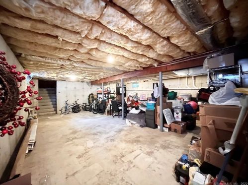 881 Howard Ave, Bridgeport CT 06605-1924 exterior