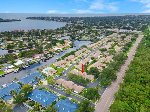 1660 Cape Ann Ave, Saint Petersburg, FL 33702-7039