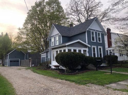 412 Union St, Sugar Grove Lake, OH 44833-1721