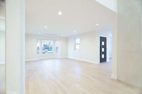 11512 La Maida St, North Hollywood CA  91601-4323 exterior