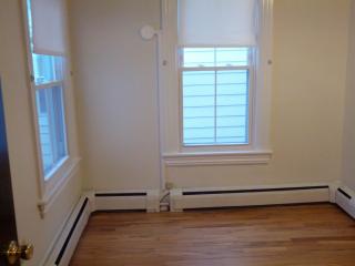 28 Buttonwood St, West Amwell NJ  08530-1642 exterior