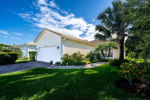 742 Rocky Bayou Ter, Fort Pierce, FL 34986-2070