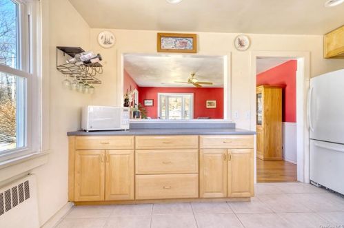 59 Beechwood Rd, Bedford Hills NY  10507-1701 exterior