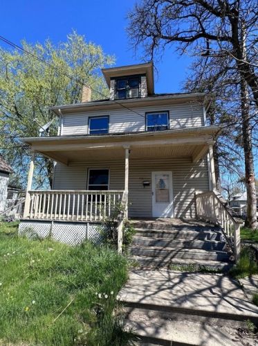 703 Prindle St, Hermitage PA  16146-2756 exterior