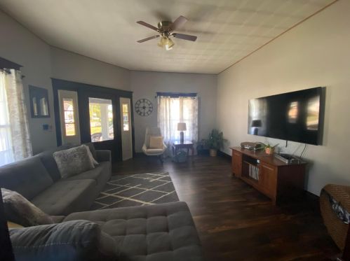 804 Clinton Ave, Washington Ch, OH 43160-1209